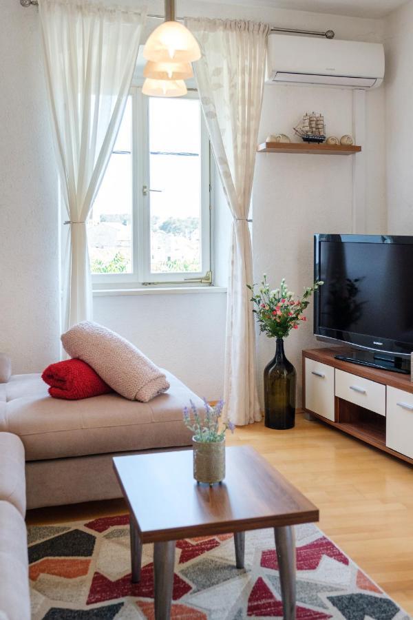 Apartman Mare มิลนา ภายนอก รูปภาพ
