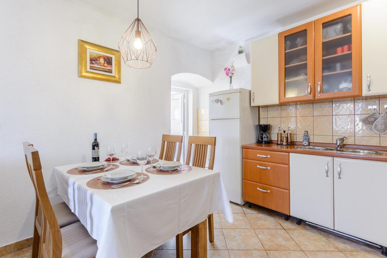 Apartman Mare มิลนา ภายนอก รูปภาพ