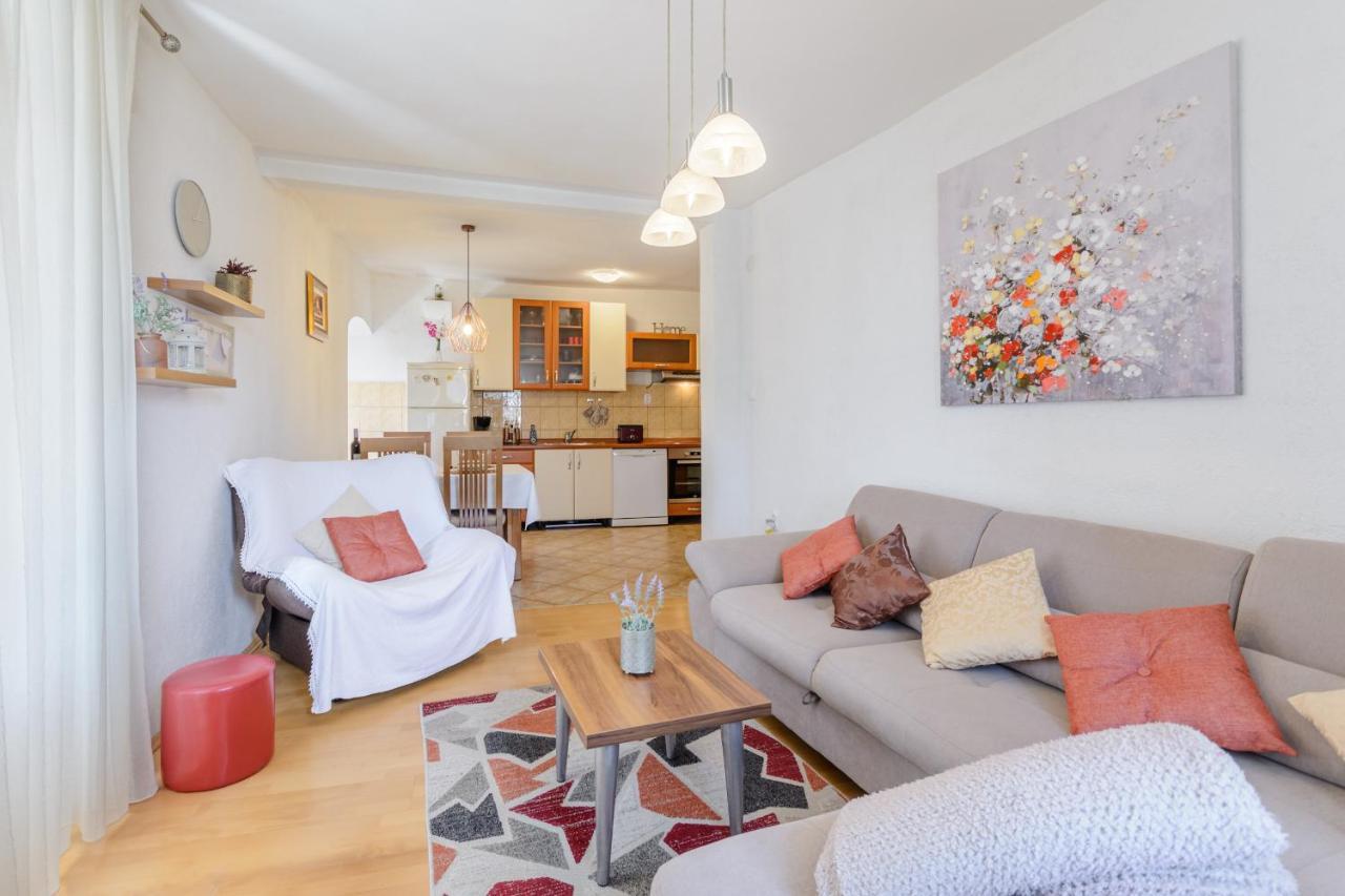 Apartman Mare มิลนา ภายนอก รูปภาพ